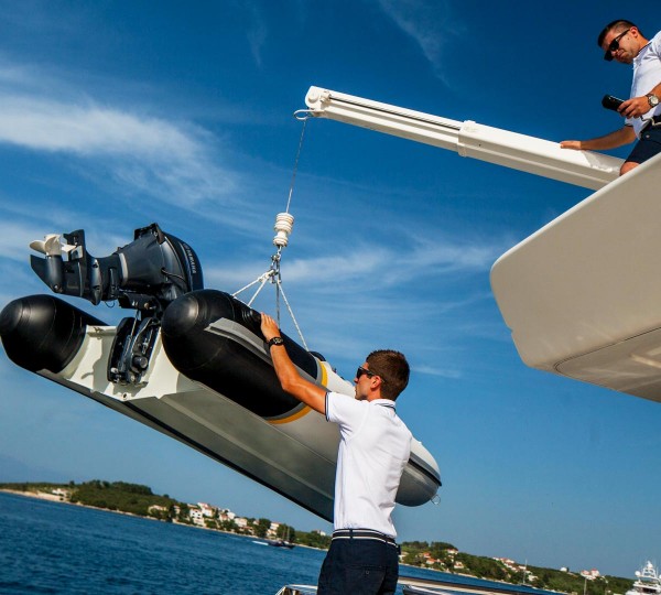 yacht tender crane